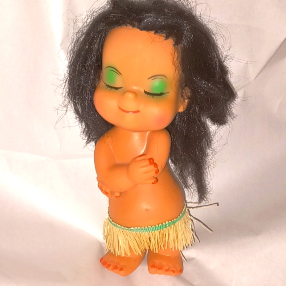 Vintage  1960"s Hawaiian Doll. Hong Kong